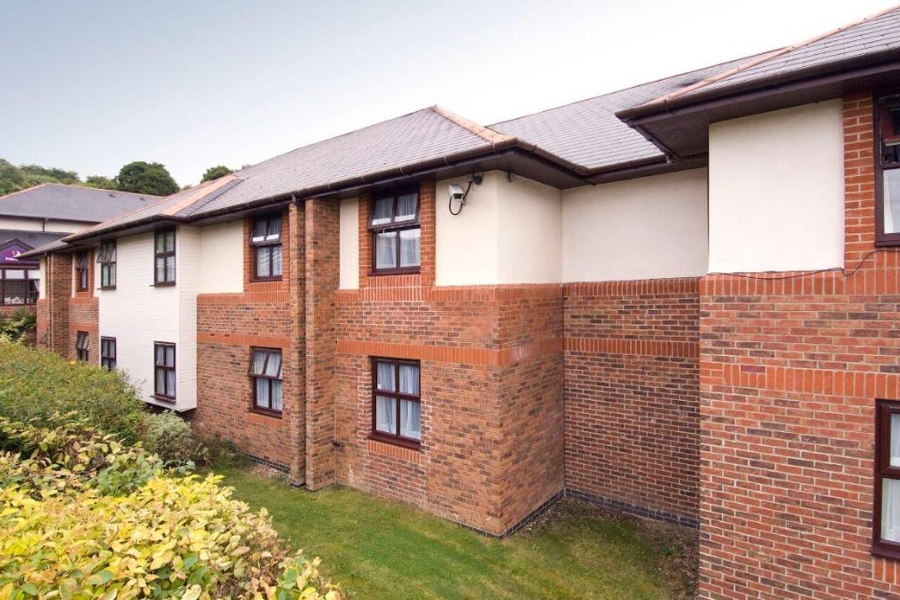 Premier Inn High Wycombe/Beaconsfield Экстерьер фото