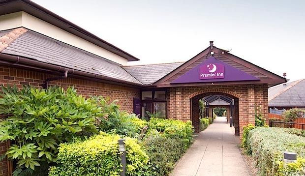 Premier Inn High Wycombe/Beaconsfield Экстерьер фото
